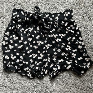 Black soft shorts with flowers Brand:SO
